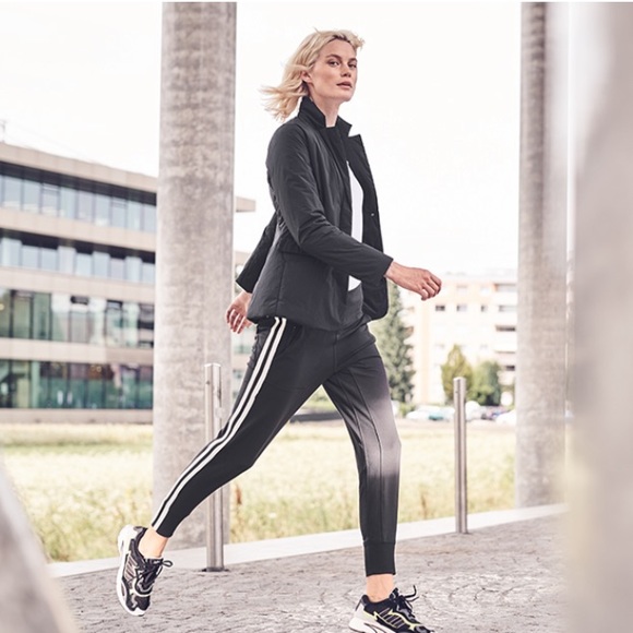 NWT Athleta Evolution Black Blazer - Picture 8 of 10